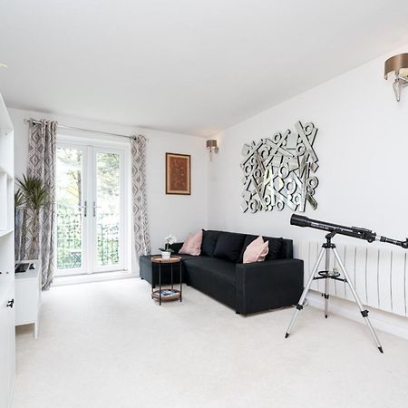 לונדון Apartment In Elephant & Castle With Parking מראה חיצוני תמונה
