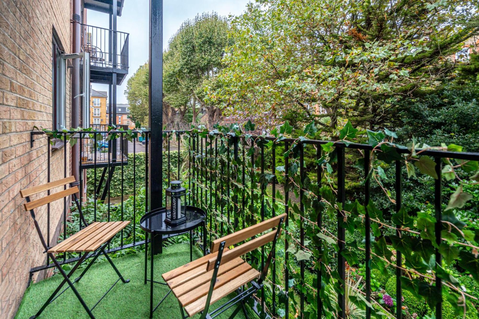 לונדון Apartment In Elephant & Castle With Parking מראה חיצוני תמונה