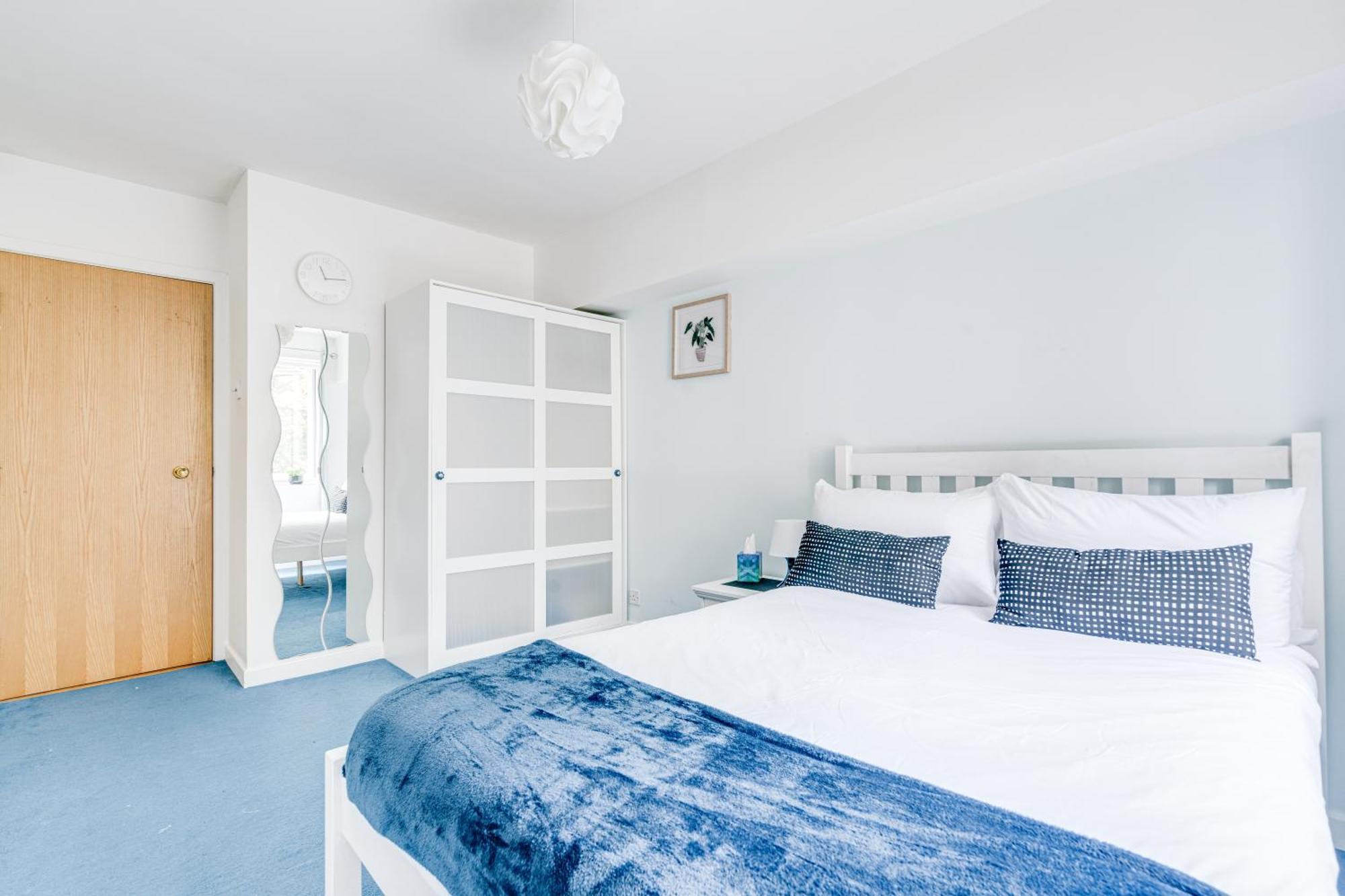 לונדון Apartment In Elephant & Castle With Parking מראה חיצוני תמונה