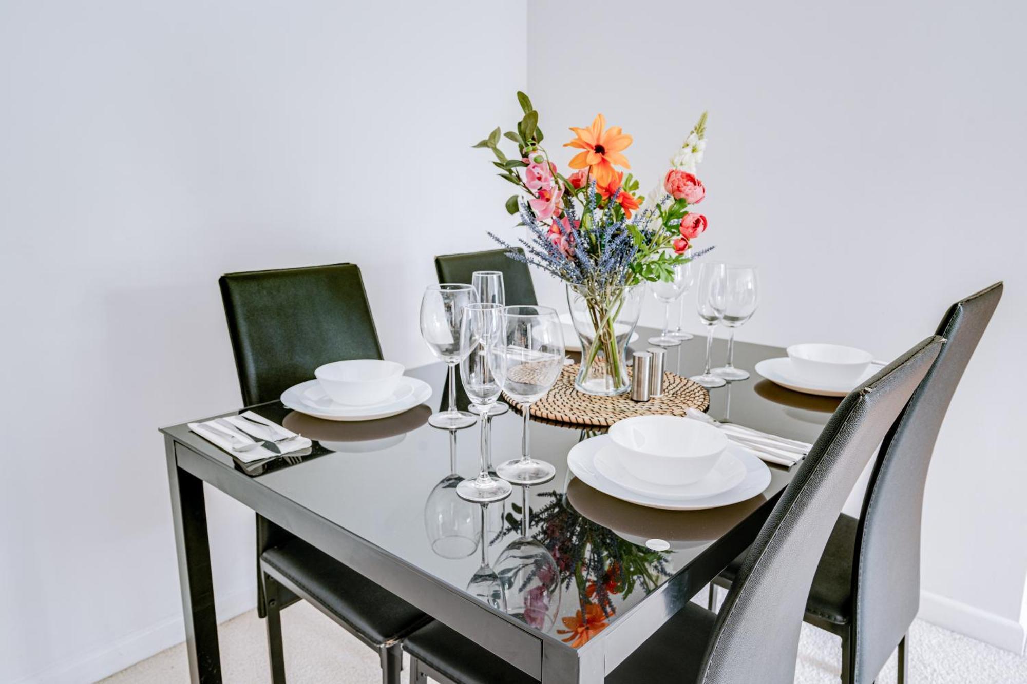 לונדון Apartment In Elephant & Castle With Parking מראה חיצוני תמונה