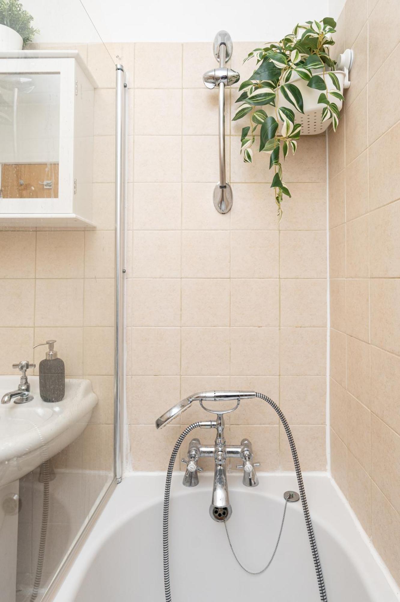 לונדון Apartment In Elephant & Castle With Parking מראה חיצוני תמונה